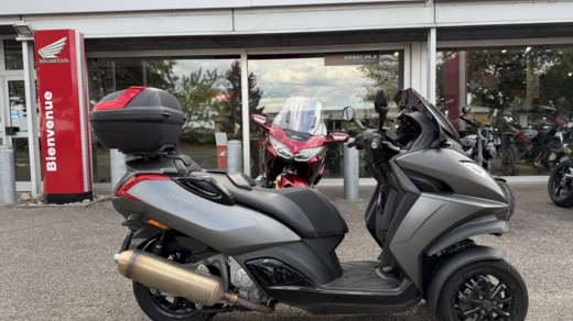 PEUGEOT METROPOLIS 400