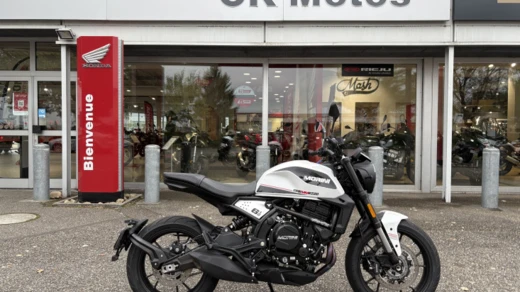 MOTO MORINI SEIEMMEZZO 650 STR ABS COLORIS BLANC