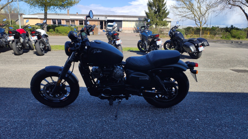 HYOSUNG BOBBER 300 GV300S ABS COLORIS NOIR MAT - HAGUENAU