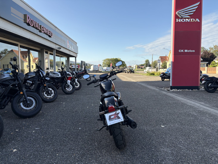 HYOSUNG GV125S-EVO COLORIS NOIR / ROUGE - HAGUENAU