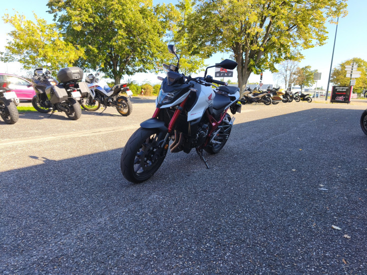 HONDA CB 750 HORNET ABS COLORIS BLANC / ROUGE - HAGUENAU