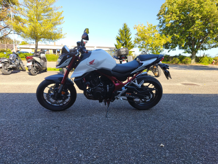 HONDA CB 750 HORNET ABS COLORIS BLANC / ROUGE - HAGUENAU