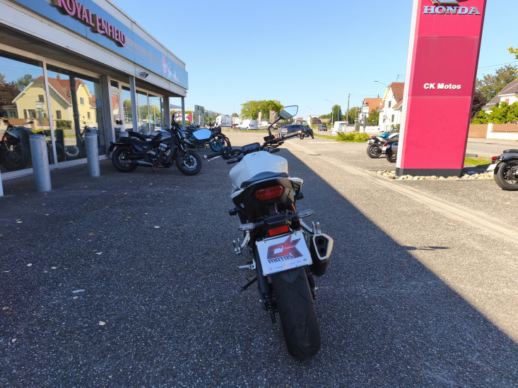 HONDA CB 750 HORNET ABS COLORIS BLANC / ROUGE - HAGUENAU