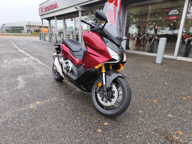 HONDA FORZA 750 ABS COLORIS ROUGE NEUF 0KMS - HAGUENAU