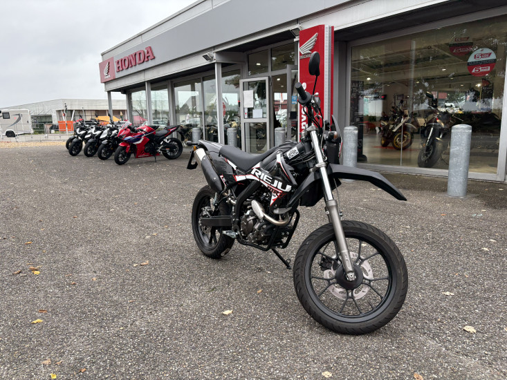 RIEJU MRT 125 LC SM COLORIS NOIR NEUF 0KMS - HAGUENAU