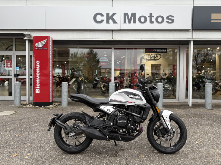 MOTO MORINI SEIEMMEZZO 650 STR ABS COLORIS BLANC - HAGUENAU