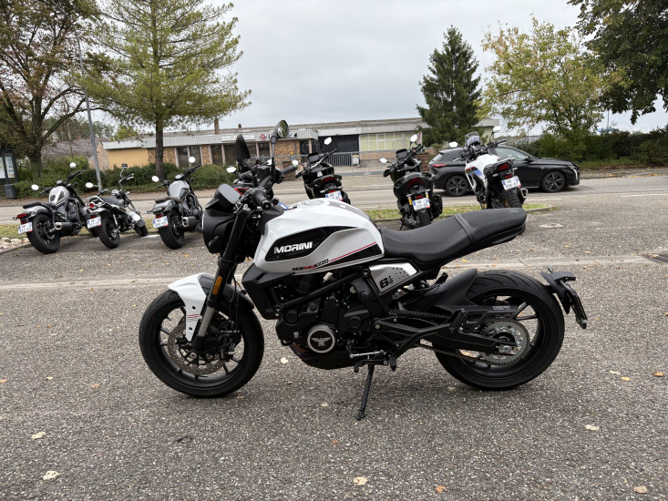 MOTO MORINI SEIEMMEZZO 650 STR ABS COLORIS BLANC - HAGUENAU