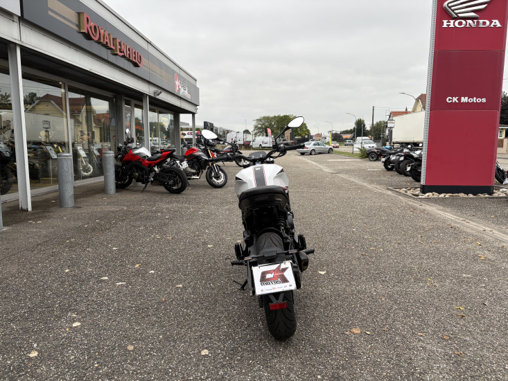 MOTO MORINI SEIEMMEZZO 650 STR ABS COLORIS BLANC - HAGUENAU