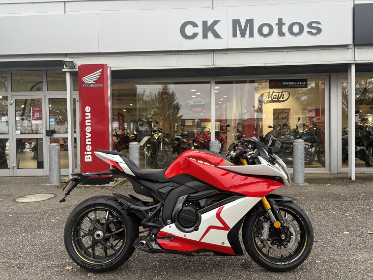 MASH K750 ABS COLORIS ROUGE / BLANC NEUVE 0KMS - HAGUENAU