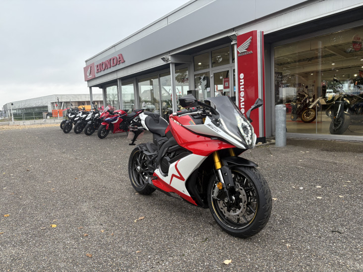 MASH K750 ABS COLORIS ROUGE / BLANC NEUVE 0KMS - HAGUENAU