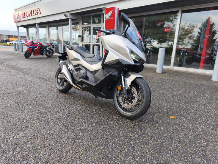 HONDA FORZA 750  MY 2025 COLORIS BEIGE - HAGUENAU