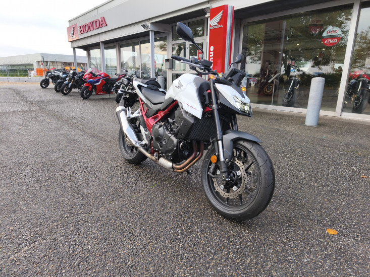 HONDA CB 750 HORNET COLORIS BLANC MAT - HAGUENAU