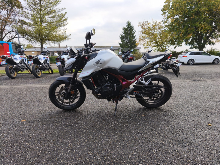 HONDA CB 750 HORNET COLORIS BLANC MAT - HAGUENAU