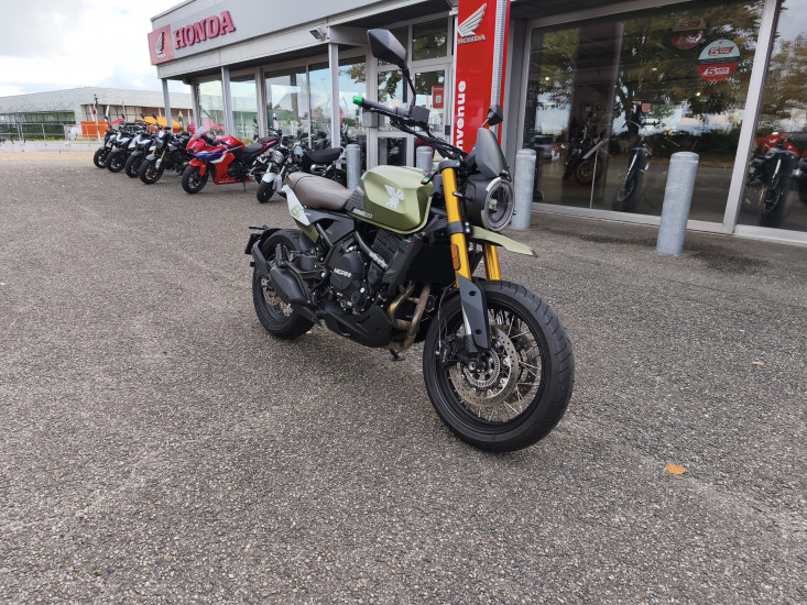 MOTO MORINI SEIEMMEZZO 650 SCR SCRAMBLER COLORIS VERT KAKI - HAGUENAU