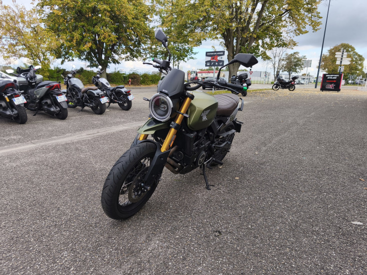 MOTO MORINI SEIEMMEZZO 650 SCR SCRAMBLER COLORIS VERT KAKI - HAGUENAU