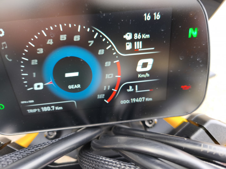 MOTO MORINI SEIEMMEZZO 650 SCR SCRAMBLER COLORIS VERT KAKI - HAGUENAU