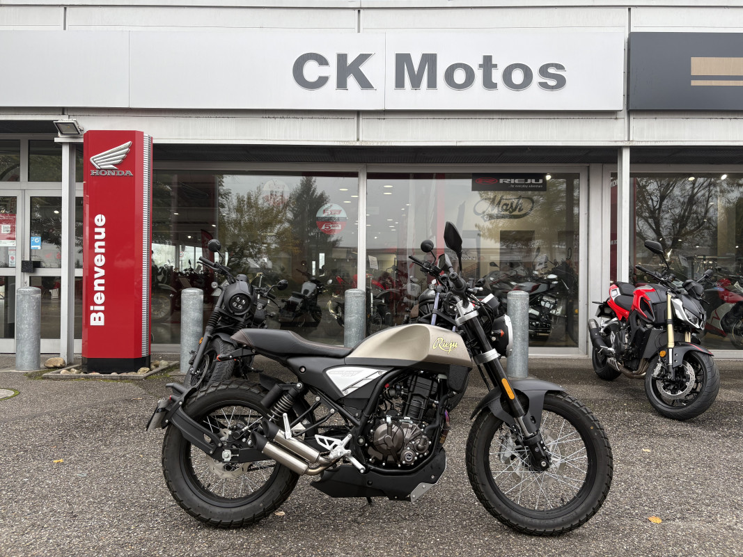 DUCATI DIAVEL V4 NOIR AKRAPOVIC - A PARTIR DE 449€/MOIS MOTOS BOX BESANCON  FRANOIS 