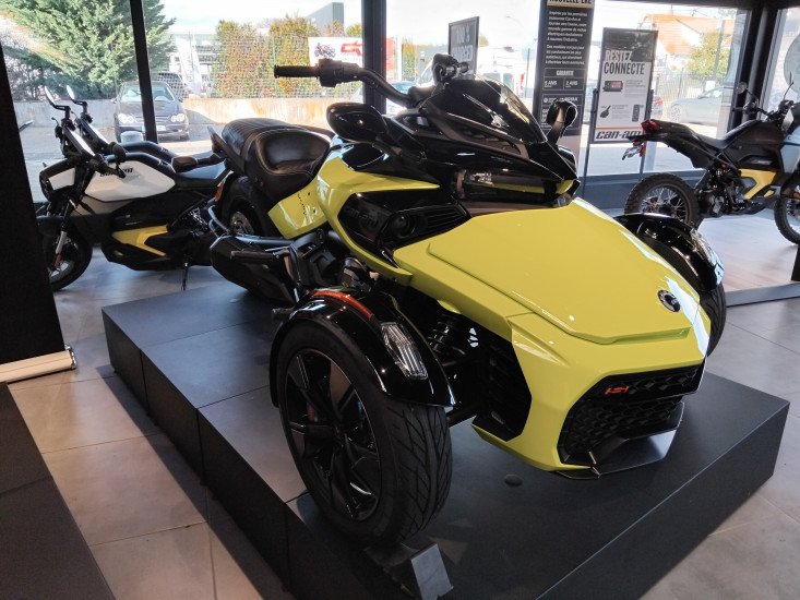 CAN-AM SPYDER F3 S VERT MANTA SE6 1330 CM3 NEUF 0 KM - HAGUENAU CAN-AM SPYDER F3 S VERT MANTA SE6 1330 CM3 NEUF 0 KM - HAGUENAU