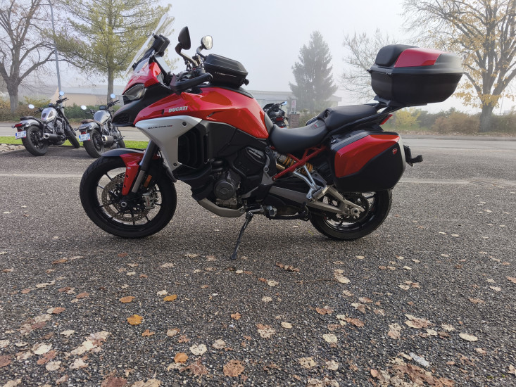 DUCATI MULTISTRADA V4 S TRAVEL & RADAR COLORIS ROUGE - HAGUENAU