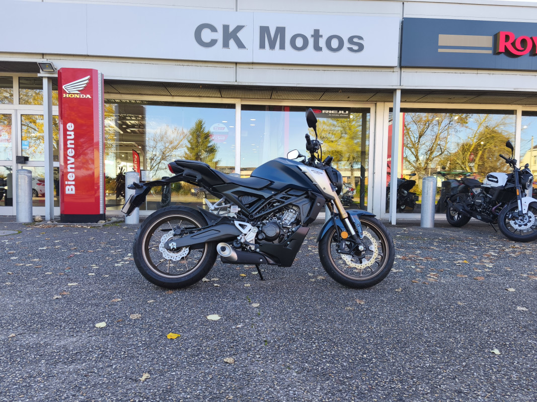 HONDA CB125R COLORIS BLEU MAT CK MOTOS  HAGUENAU 