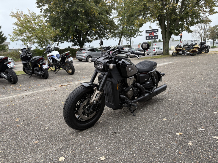 QJ MOTOR SRV 600 V ABS COLORIS NOIR - HAGUENAU