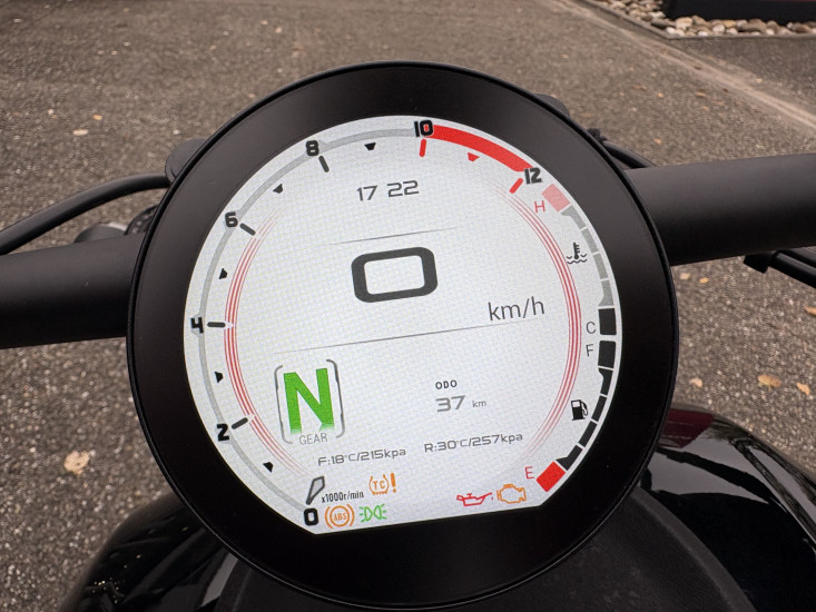 QJ MOTOR SRV 600 V ABS COLORIS NOIR - HAGUENAU