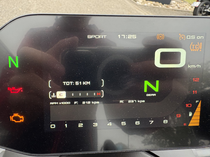 QJ MOTOR SRK 800 ABS COLORIS ROUGE - HAGUENAU