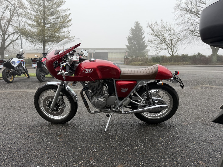 MASH CAFE RACER TT40 ABS COLORIS ROUGE - HAGUENAU
