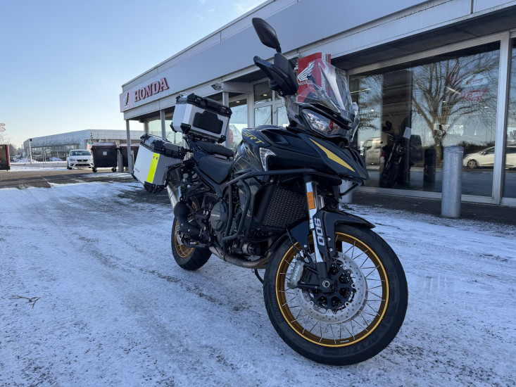 QJ MOTOR SRT 900 SX TOURING ABS COLORIS NOIR / JAUNE - HAGUENAU