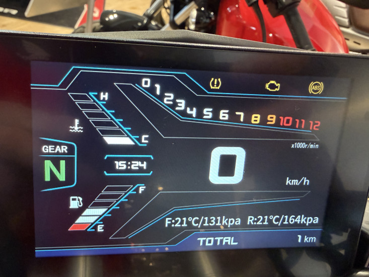 QJ MOTOR SRK 125 S ABS COLORIS GRIS / ROUGE - HAGUENAU