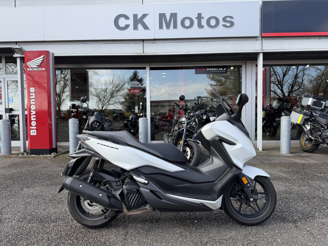 YAMAHA FZ6 98CV - A PARTIR DE 82€/MOIS MOTOS BOX BESANCON  FRANOIS 