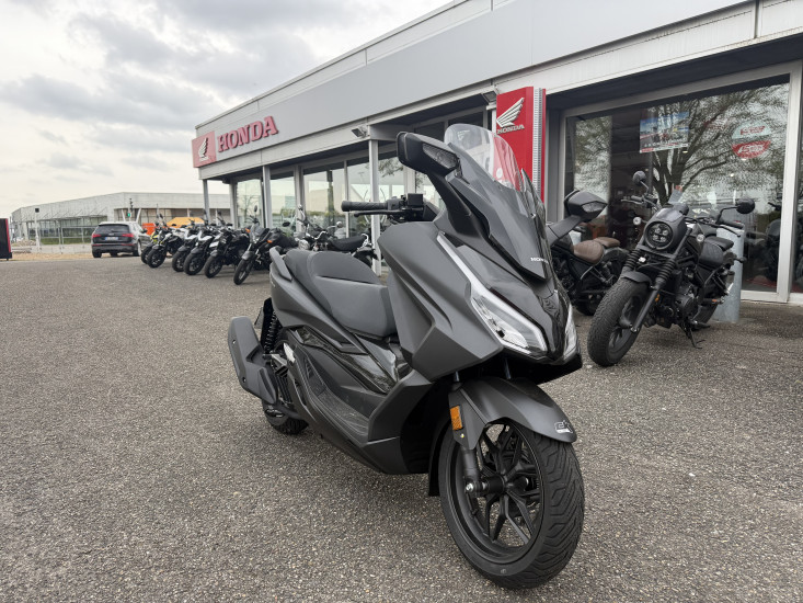 HONDA FORZA 125 ABS COLORIS NOIR - HAGUENAU