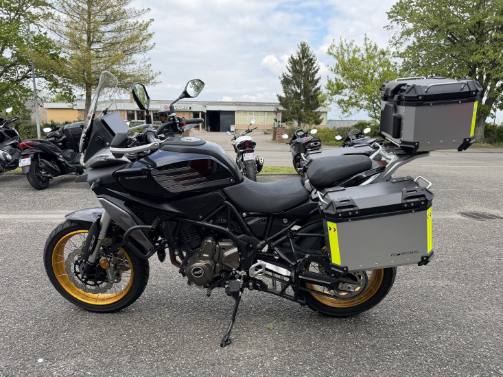 QJ MOTOR SRT 700 SX TOURING ABS COLORIS NOIR - HAGUENAU