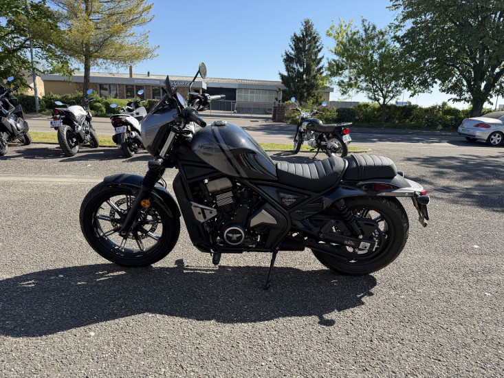 MOTO MORINI CALIBRO 700 ABS COLORIS NOIR - HAGUENAU