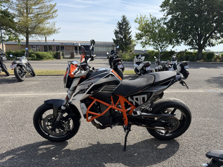 KTM 690 DUKE COLORIS BLANC - HAGUENAU
